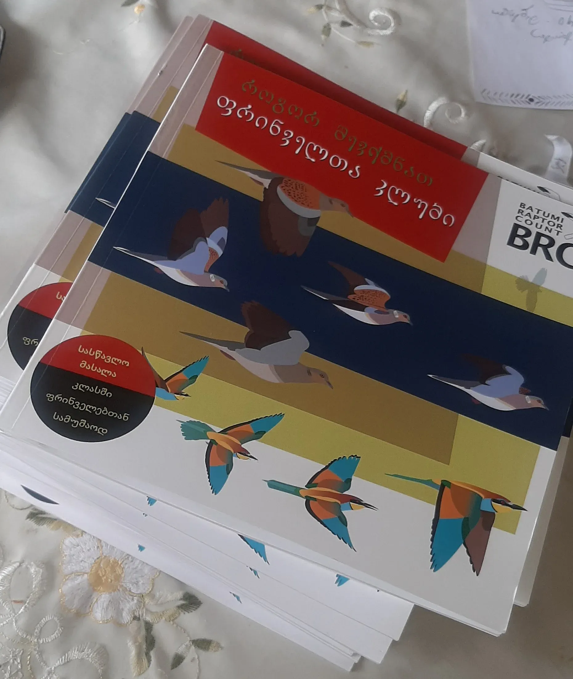 After a long road towards writing and translating, the booklets were finally printed and distributed.